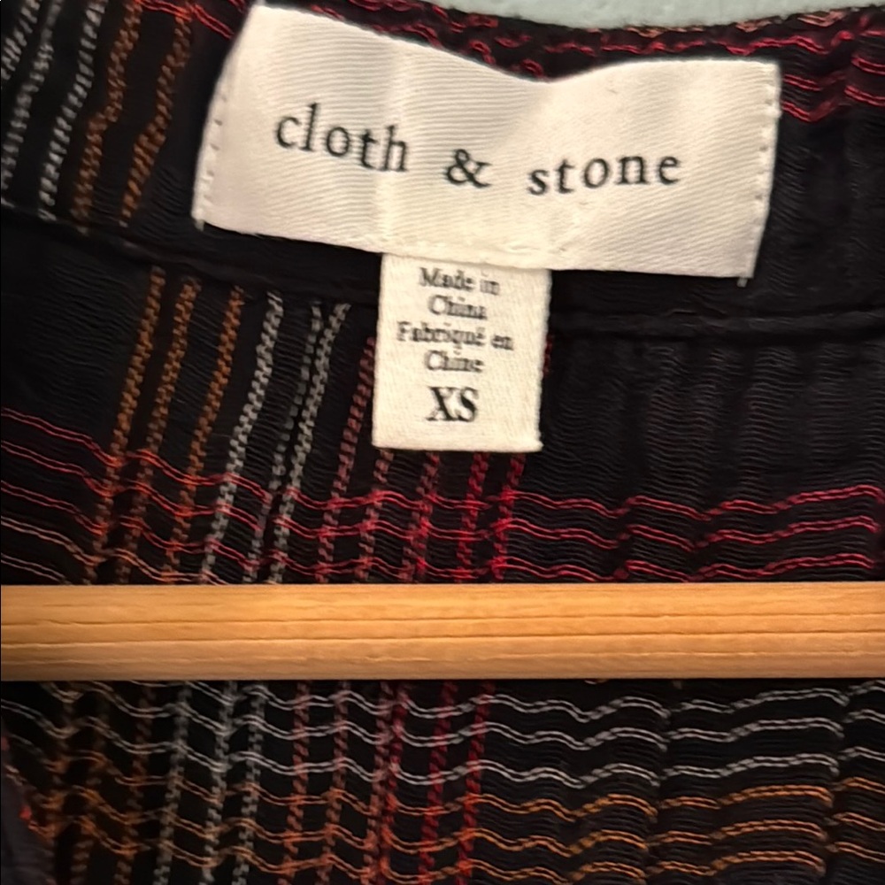 Cloth & Stone Short Sleeve Blouse - XS - Picture 2 of 4